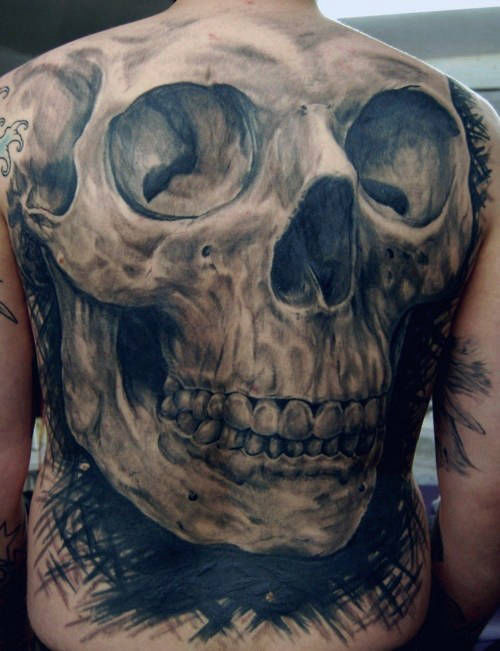 montre skull sur tatouage