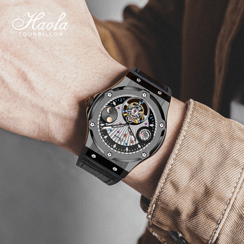 « 1915 ChronoMoon: Montre mécanique tourbillon pour homme, phase de lune, manuel, saphir, vol jour et nuit. » "1915 ChronoMoon: Montre mécanique tourbillon pour homme, phase de lune, manuel, saphir, vol jour et nuit." – Image 6