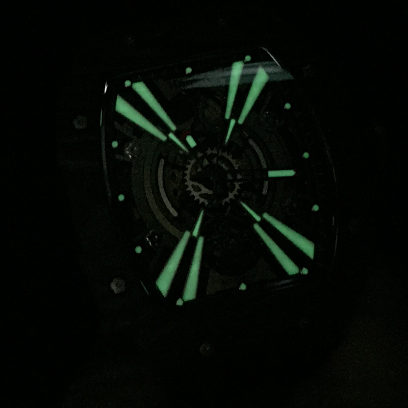 « Luxury 1906: Montre Tourbillon pour Homme » "Luxury 1906: Montre Tourbillon pour Homme" – Image 3