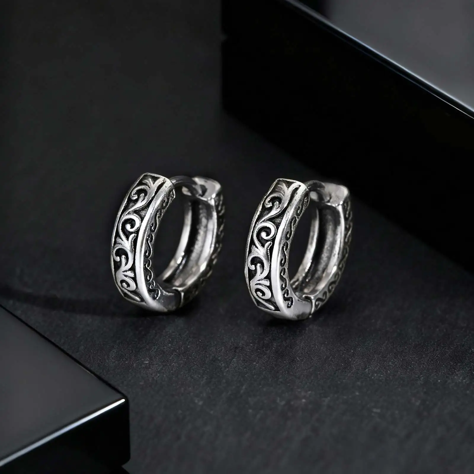 Boucles d’oreilles Punk en acier inoxydable pour hommes et adolescents, petites boucles d’oreilles Huggies hypoallergéniques et imperméables, bijoux Cool Rock Hip Hop kf S0e620f655f264820bd3a31aab3254e56A