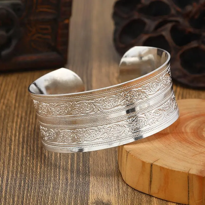 Nouveau Style ethnique bohème rétro argent large Bracelet pour femmes sculpté fleur ouverture à la mode Bracelet Boho Vintage bijoux kf Sd8804c933b604bd091acc2e20b7230bfU